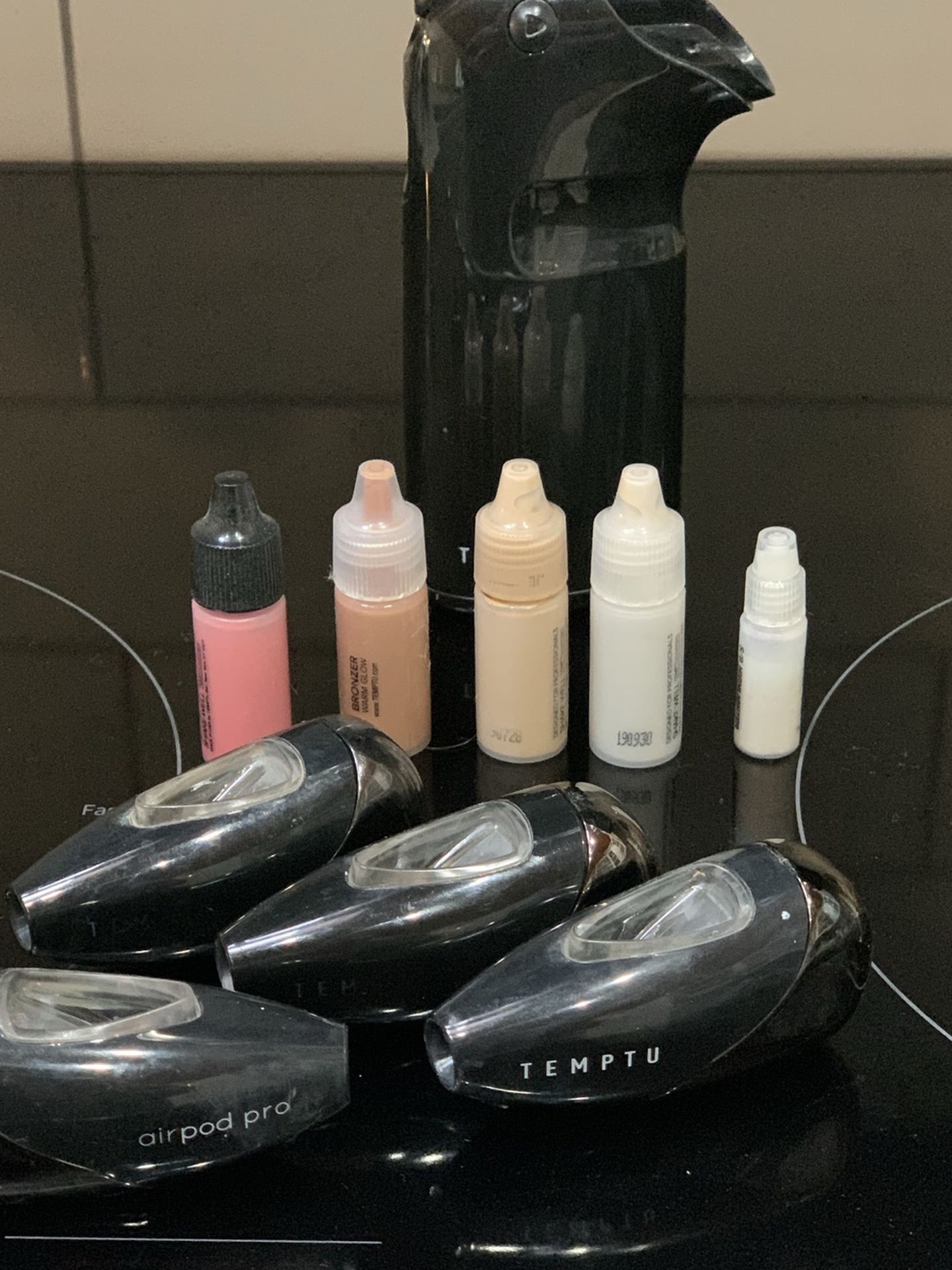 Temptu AirPod Pro and makeup airbrush machine and kit