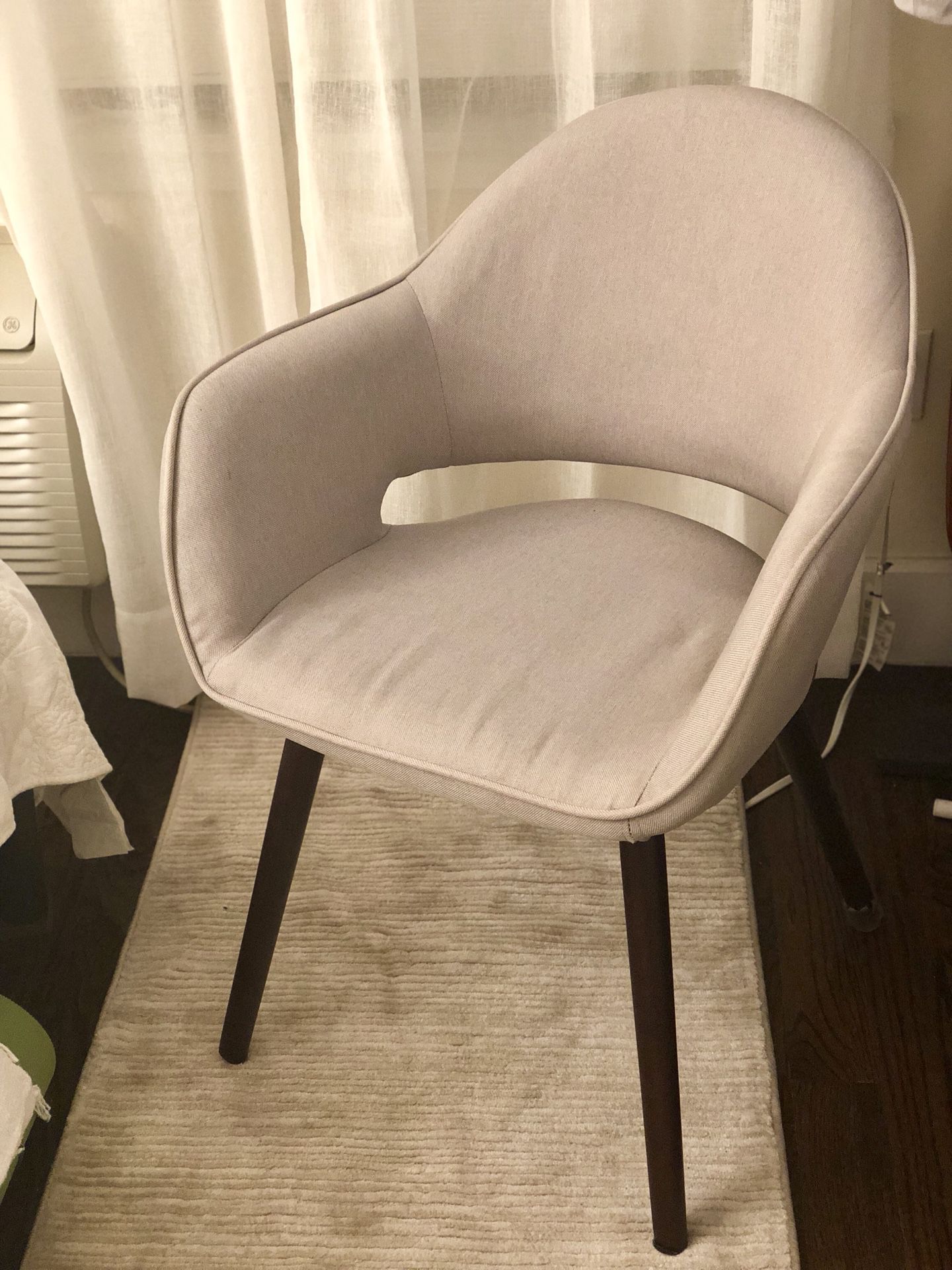 Like New Arm Chair (Set of Two)