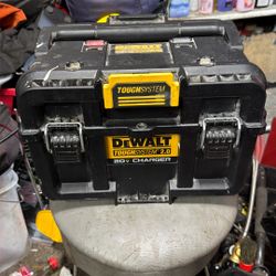 Dewalt TOUGHSYSTEM 2.0 Charger Box 