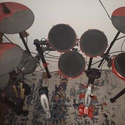 Alesis Nitro Mesh Electronic Drum Set, Special Red Edition  