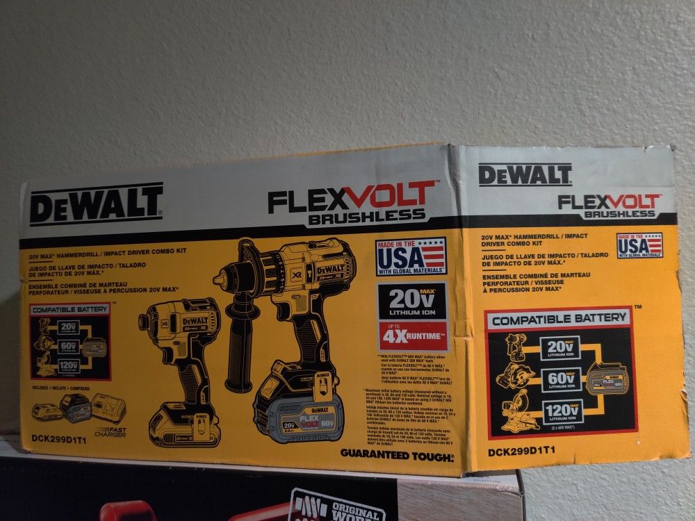 DeWalt flexvolt brushless 20 v max hammer drill impact driver kit