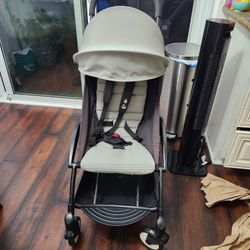 Yoyo Travel Stroller — Great Condition