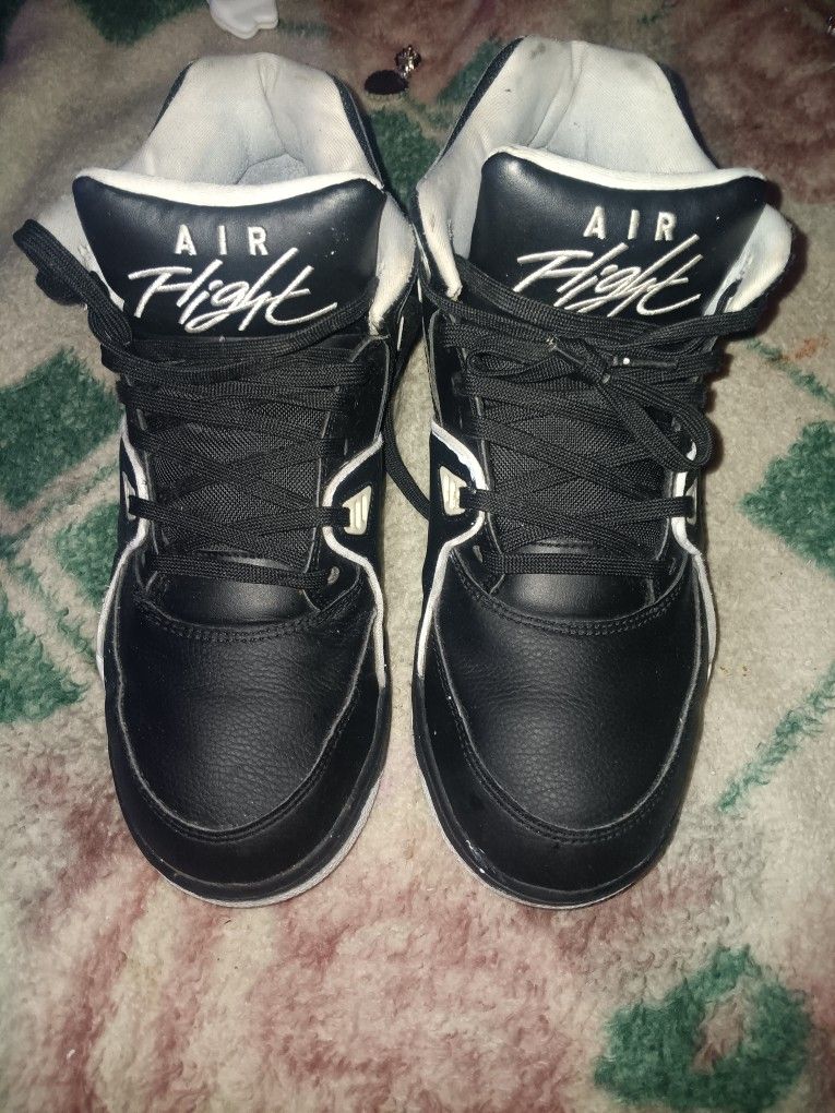 10.5 Nike Basketball Shoes 