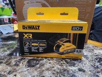 Dewalt 20V MAX XR POWERSTACK Battery Starter Kit with 3.5Ah Battery & Charger (New)