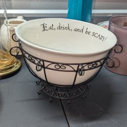 Hallmark Black Cat Eat Drink And Be Scary Large Bowl And Metal Holder
