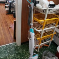 bissel mop cleaner like new
