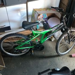 Shogun Shockwave 2400 Mountain Bike 