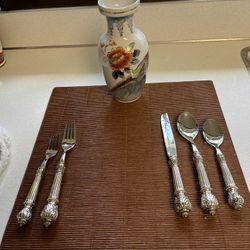 Plume Flatware 