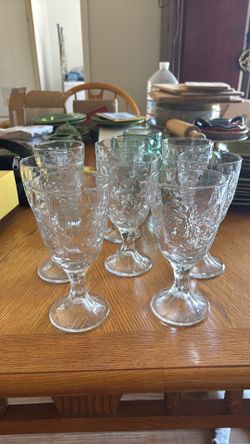 Glass goblet
