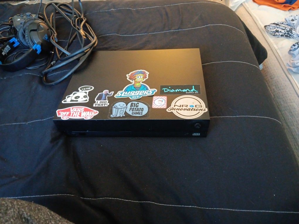 Xbox One X / 42in Vizio 