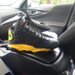Great Condition Melo 13 Size 10