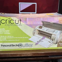Cricut Expression Provo Craft With Cartridges