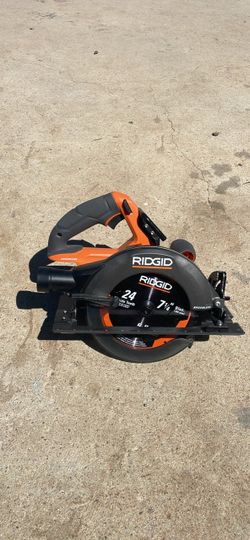 RIDGID 18V Brushless Cordless 7-1/4 in. Circular Saw (Tool Only)