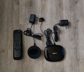 Logitech Harmony Elite Universal Remote Control System (Model: R0010) For Sale (Remote, Charger, Hub)
