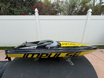 Proboat Impulse 31 hull and canopy