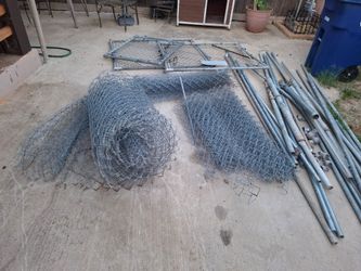 Chain link fences 4'x90' for $200 and the 6'x180' for $250
