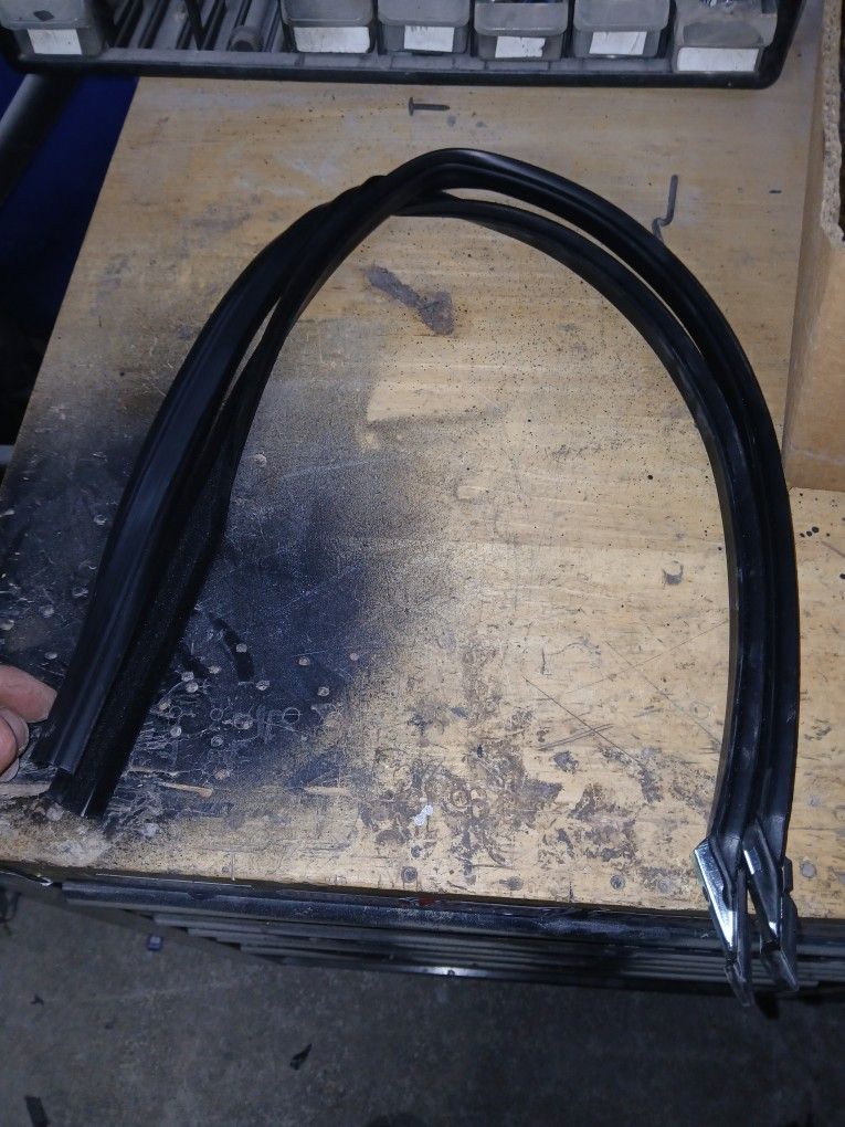 Mustang Vet Window Seal 67-68