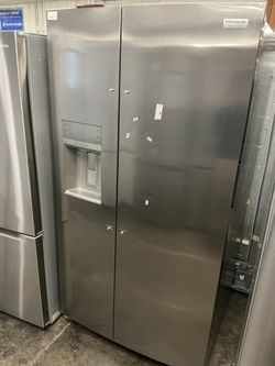 Frigidaire Gallery GRSS2652AF Side-by-Side Refrigerator (Open Box / Scratch & Dent)