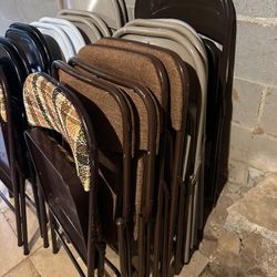 Lot of metal folding chairs, 20 total In Excellent Condition