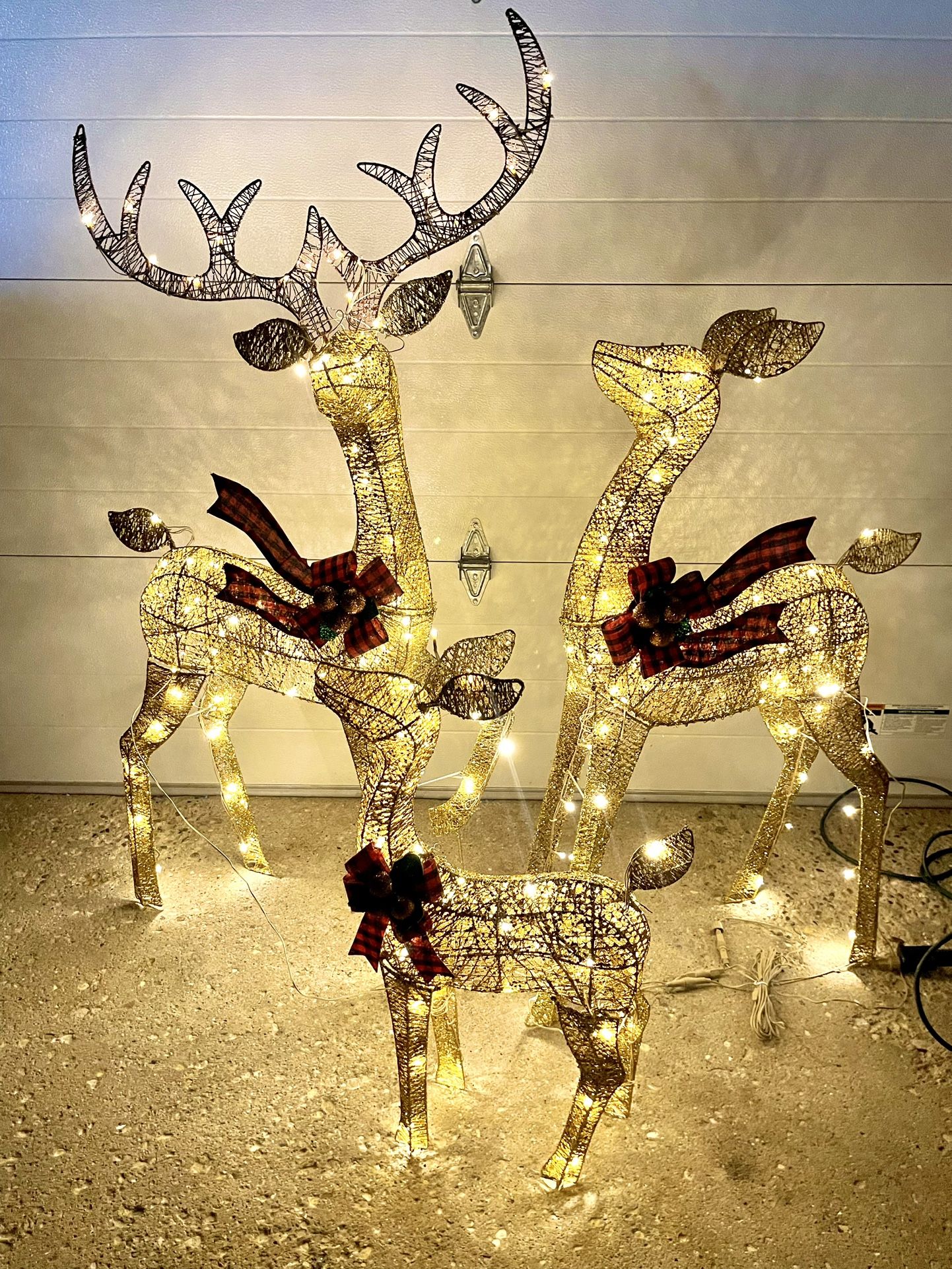 Brand New Large Reindeers With FREE Snowman