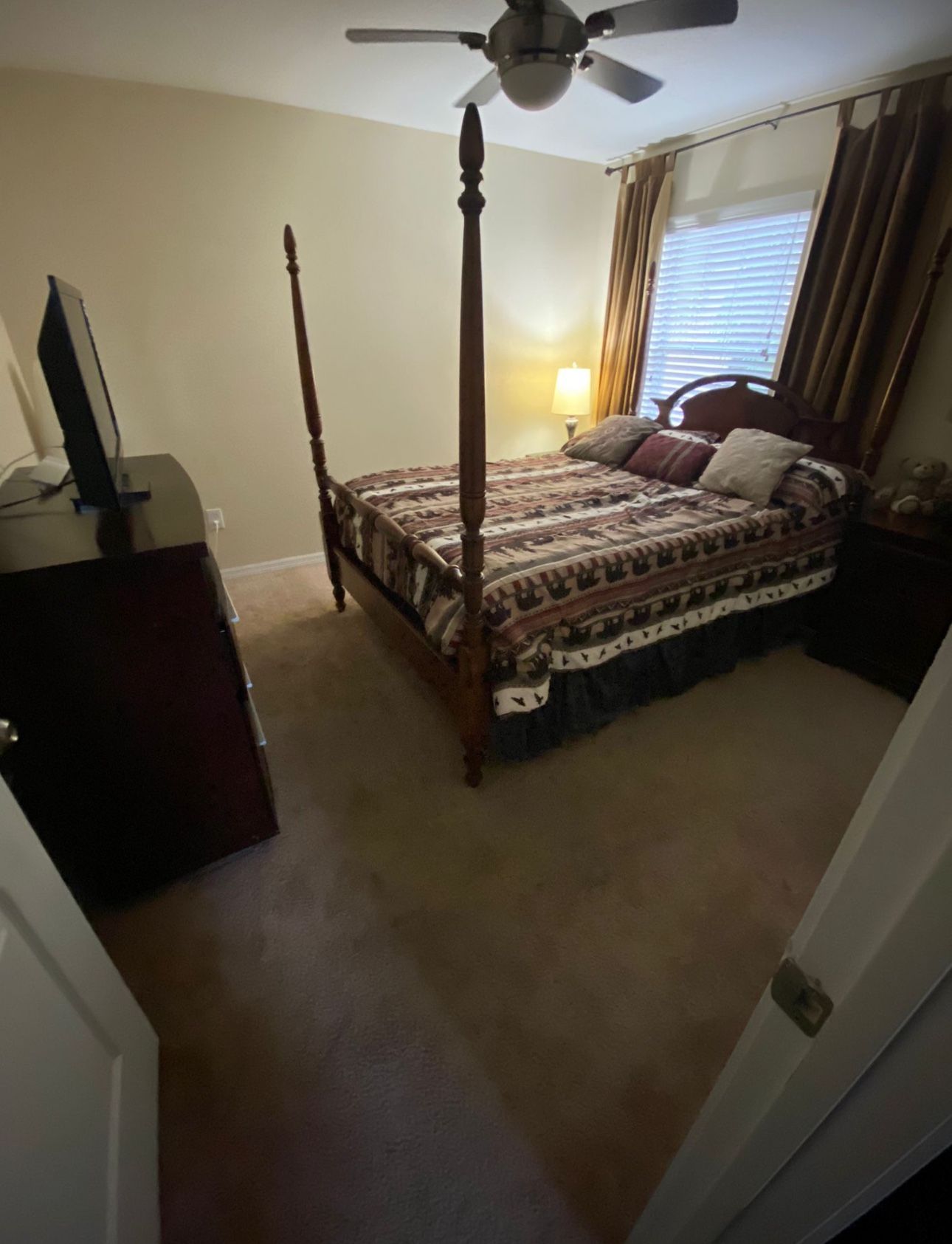 One Private Room For A Single Female