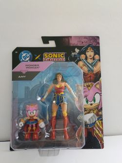 DC x Sonic the Hedgehog Wonder Woman & Amy Figure Set
