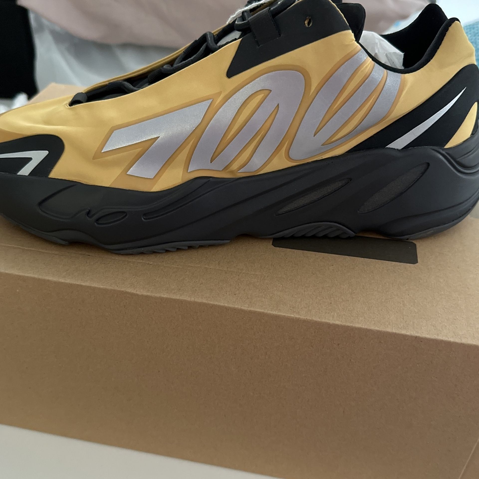 Yeezy 700 Flux Brand new