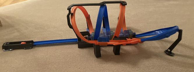 Hot Wheels FTB65 Corkscrew Crash Track Set for Sale in Portland OR OfferUp