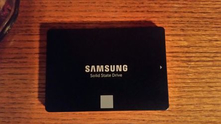 SAMSUNG 850 EVO 500GB SSD CARD.