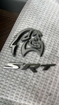 SRT Hellcat badge