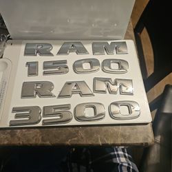 09-18 Dodge Ram Door TAILGATE Letters Emblem