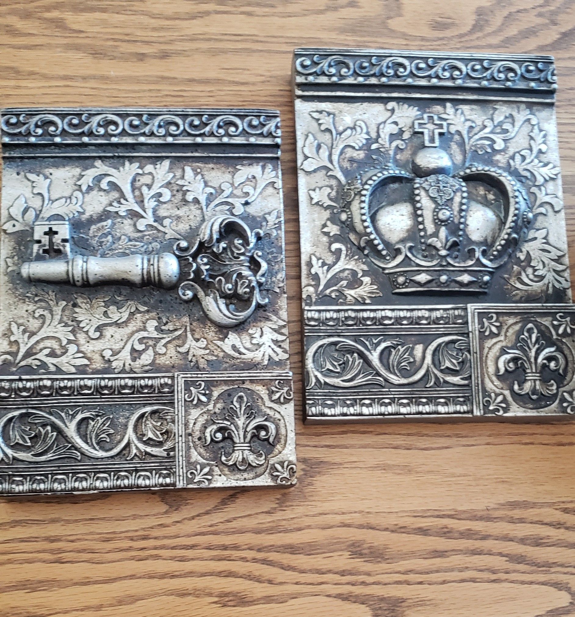 Irish key and crown plaques