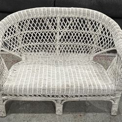 White Kid Sized Wicker 2 Seat Bench Chair. (please View Description For Measurements)