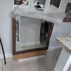 Dresser Mountable Mirror 