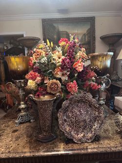 Oversized Centerpiece Flower