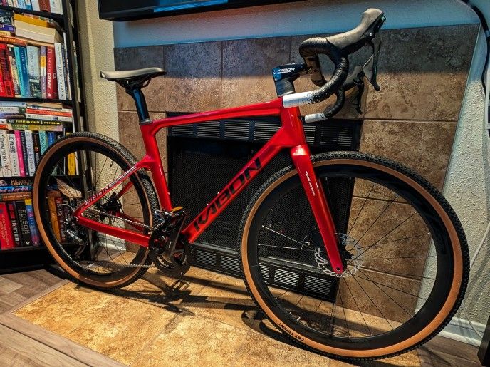 Carbon Fiber Frame Racing Bicycle with R8000 22 Speed Disc Brake 700cX40c Tires Bike for Adult
