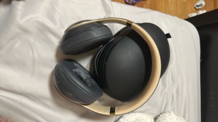 Beats Studio3 Over-Ear Wireless Headphones