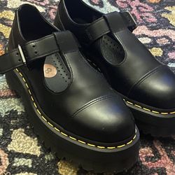 BLACK MARY JANE DR. MARTENS  (SIZE 8)