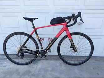 Trek Checkpoint SL5 (ML or 56)