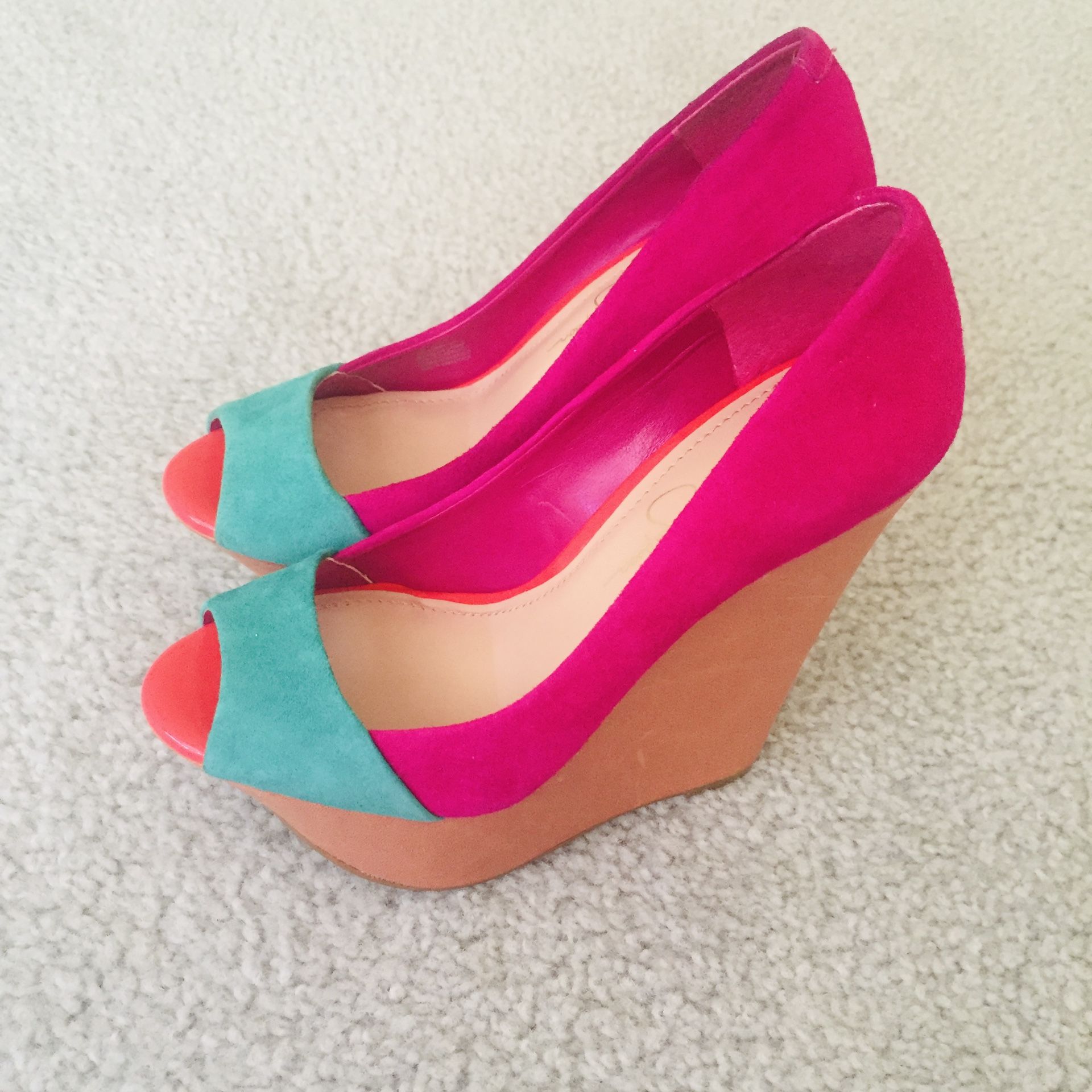 Brand New Jessica Simpson Kidsuede US Size 6 Heel Pink