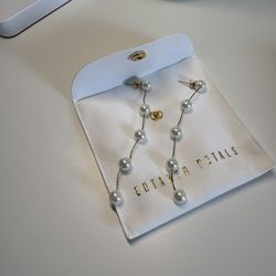 Untamed Petals Bridal Drop Pearl Earrings