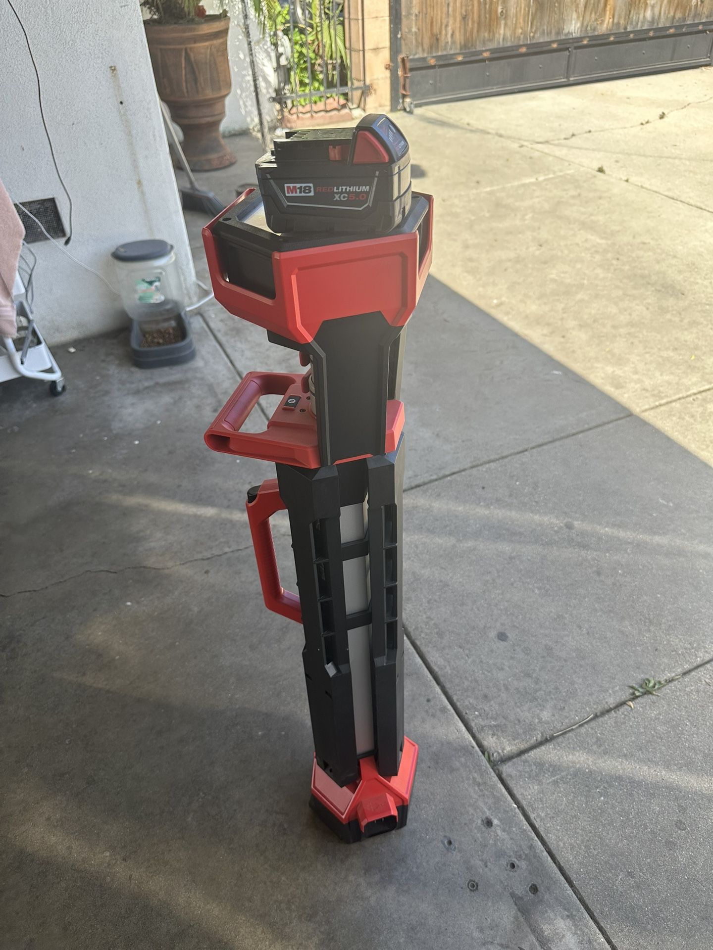 Milwaukee Light Con Batería 5.0 Nuevas