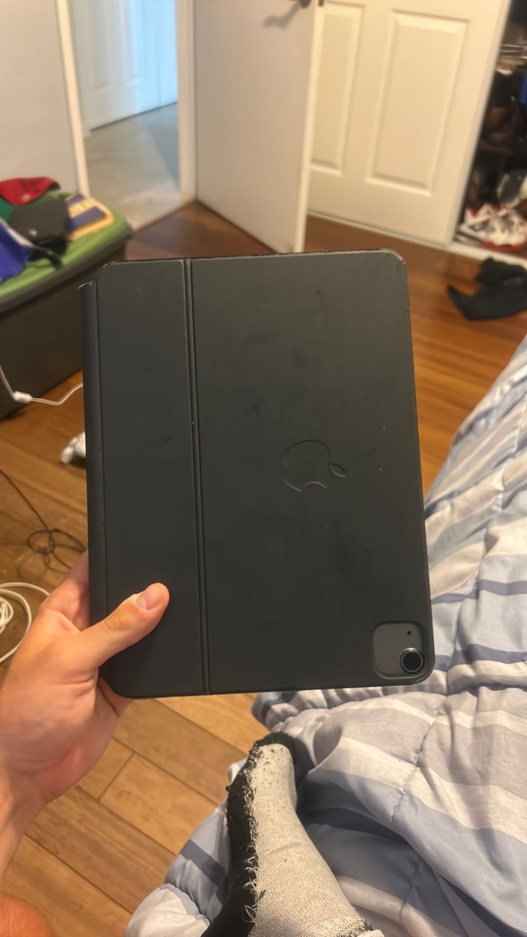 I Pad Air 64 G (4th Gen) + Apple Keyboard Case