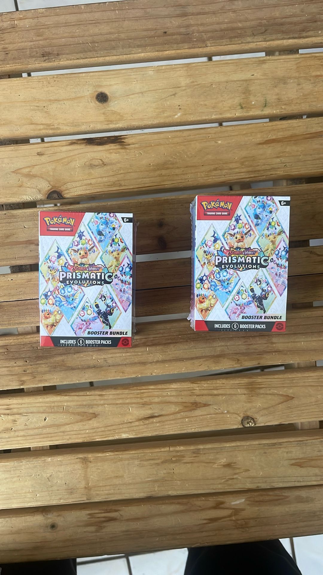 Pokémon Prismatic Evolutions Booster Box