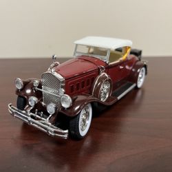 Diecast 1930 Pierce Arrow Model