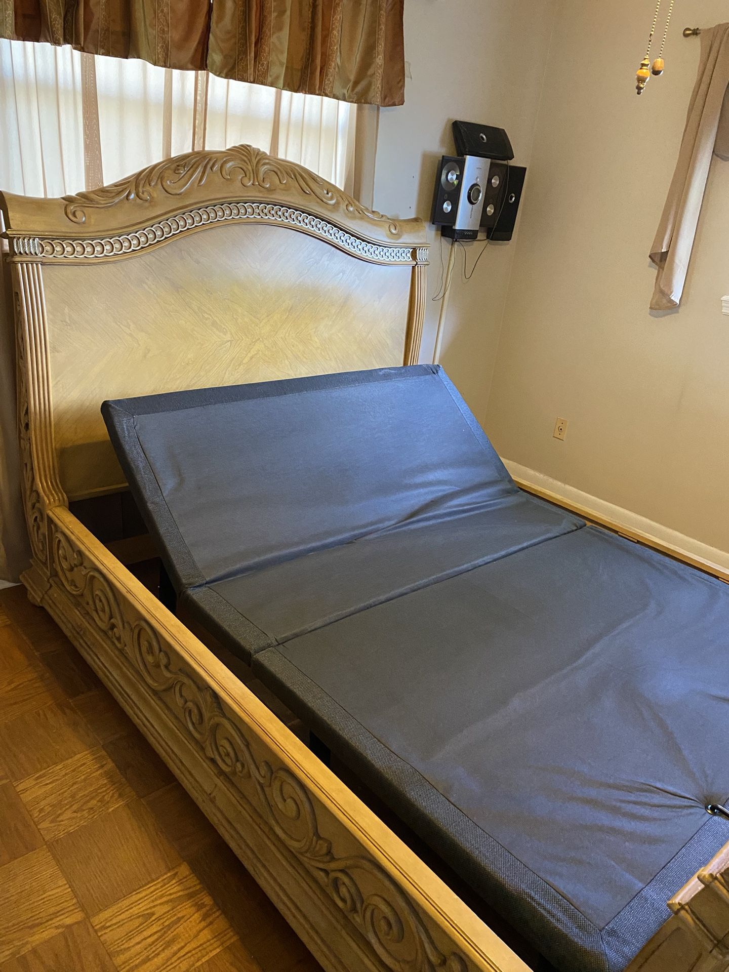 Queen Size Adjustable Bed Frame *Head Up Only $349