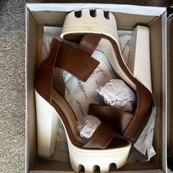 Chunky Platform Toe Out Heel 