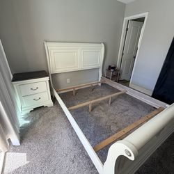 Sleigh bed Queen and nightstand