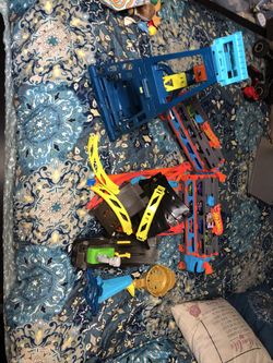 Hot Wheel Lot With Cars And Ramps Read Bio 