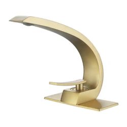 Single Handle Single Hole Bathroom Faucet 3. 2GPM Vanity Faucet in Brushed Gold